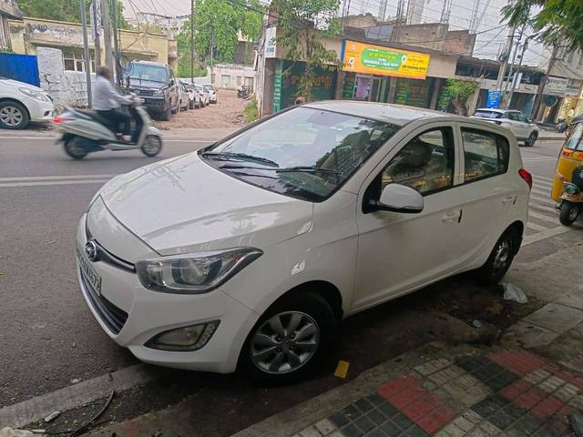 https://images10.gaadi.com/usedcar_image/4586939/original/processed_cdb7906c4673b6dc2f85faddb381e329.jpg?imwidth=6402