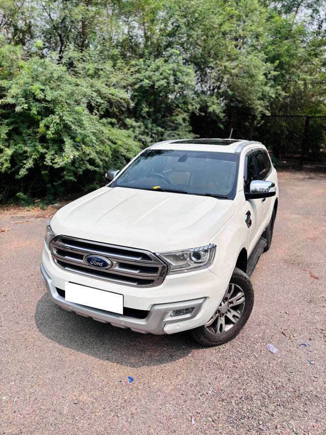 https://images10.gaadi.com/usedcar_image/4586953/original/processed_ddb90fa0b13bd6c5ed7062e99998e05e.jpg?imwidth=6400