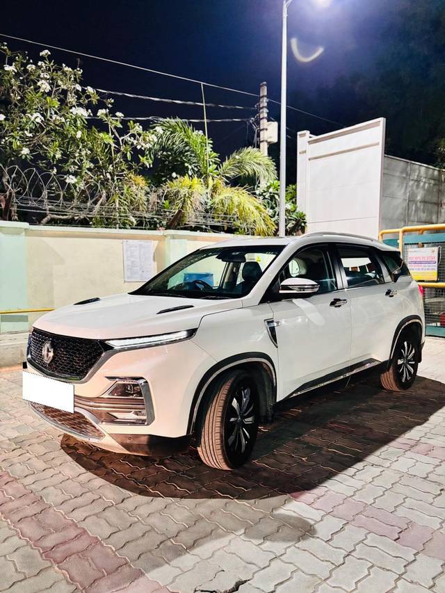 https://images10.gaadi.com/usedcar_image/4586961/original/processed_b1ff9dec52e491e032986d4ad91c386c.jpg?imwidth=6401