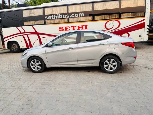 https://images10.gaadi.com/usedcar_image/4586963/original/d78509bdccd366c016d34d13cf7aa775.jpg?imwidth=6402