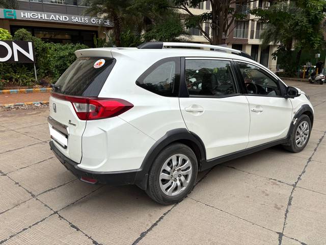 https://images10.gaadi.com/usedcar_image/4586974/original/processed_e7c0a011-f493-45d9-95ae-6be4864cfcf4.jpg?imwidth=6402
