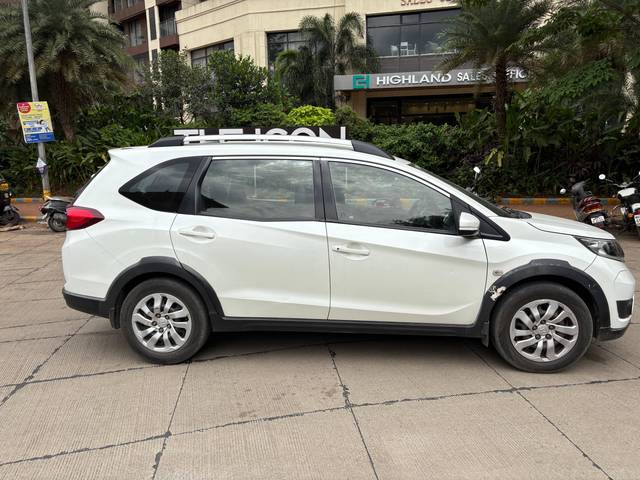 https://images10.gaadi.com/usedcar_image/4586974/original/processed_fb4eb4f5-7231-4fae-8acc-780f52ea1e65.jpg?imwidth=6401