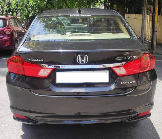 https://images10.gaadi.com/usedcar_image/4586976/original/processed_c96792fe9d389200dc994a52982a3175.jpg?imwidth=6402