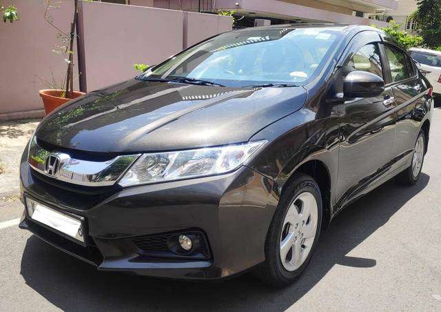 https://images10.gaadi.com/usedcar_image/4586976/original/processed_ff786663aae5c9628502cc3681853523.jpg?imwidth=6400