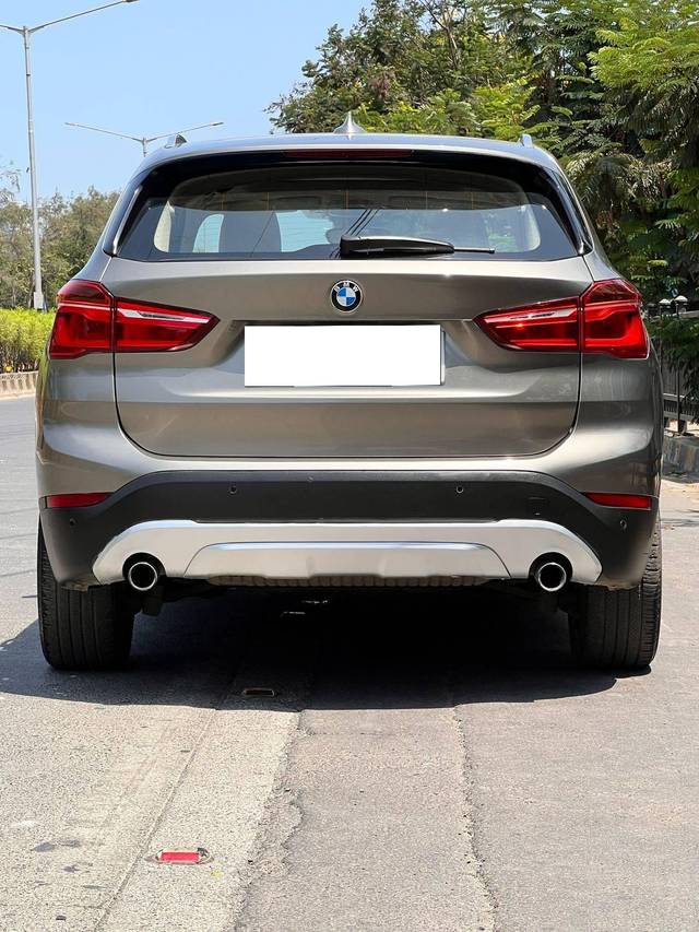 https://images10.gaadi.com/usedcar_image/4586982/original/processed_f60b49fac9f68074dc039825601aed44.jpeg?imwidth=6402