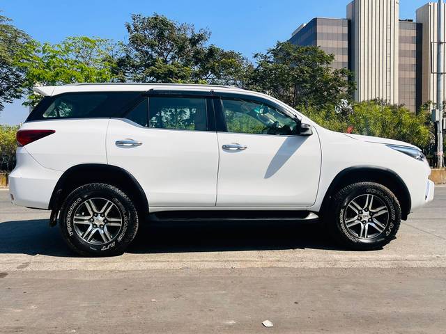 https://images10.gaadi.com/usedcar_image/4586990/original/c017442400170ca6287ae72092289053.jpeg?imwidth=6401