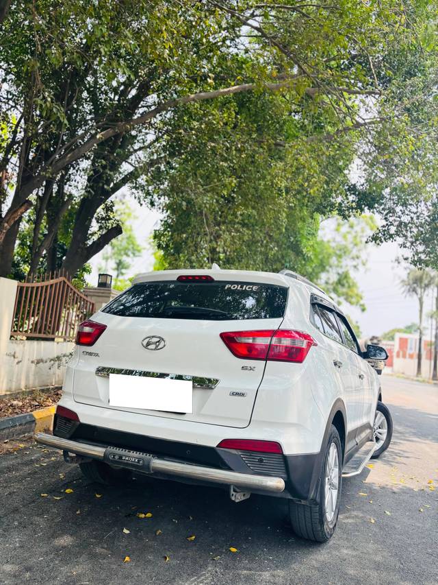 https://images10.gaadi.com/usedcar_image/4586993/original/processed_fe2399338af330ca206e4701778352f2.jpg?imwidth=6401