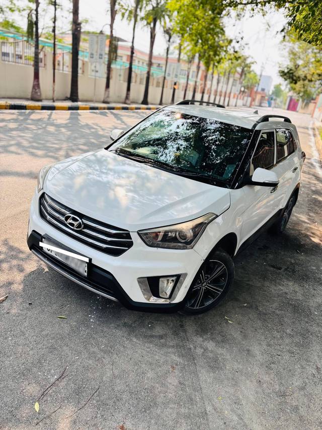 https://images10.gaadi.com/usedcar_image/4586999/original/processed_17f24fba0f98f7a46e2e3517ff8c1927.jpg?imwidth=6402