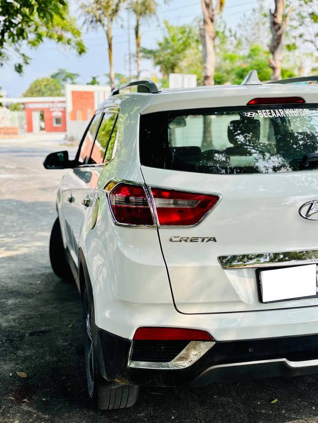 https://images10.gaadi.com/usedcar_image/4586999/original/processed_48582fdf7a2754245826d4b9afb7a69c.jpg?imwidth=6401