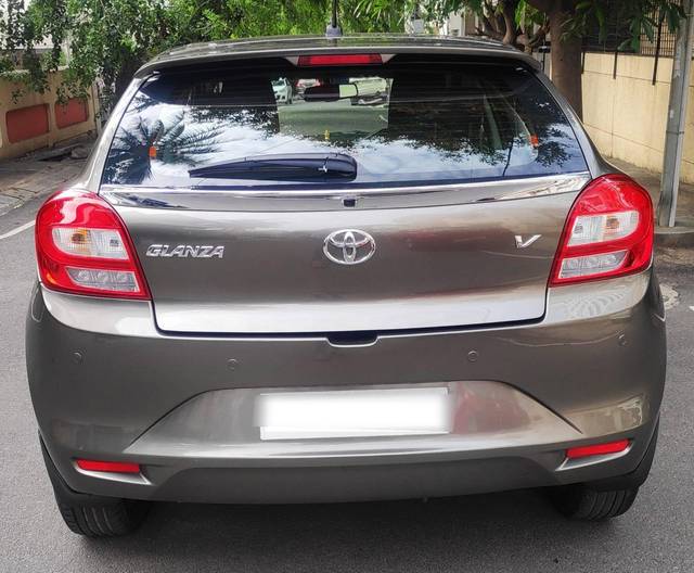 https://images10.gaadi.com/usedcar_image/4587001/original/processed_2f99b46dbc114e9ca1f93033b4f76515.jpg?imwidth=6402