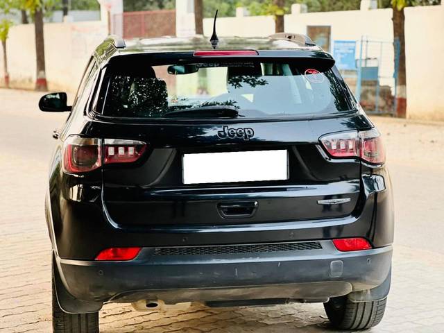 https://images10.gaadi.com/usedcar_image/4587005/original/processed_8ed2792123efc7bdc83b1bffdb1ce88b.jpg?imwidth=6402