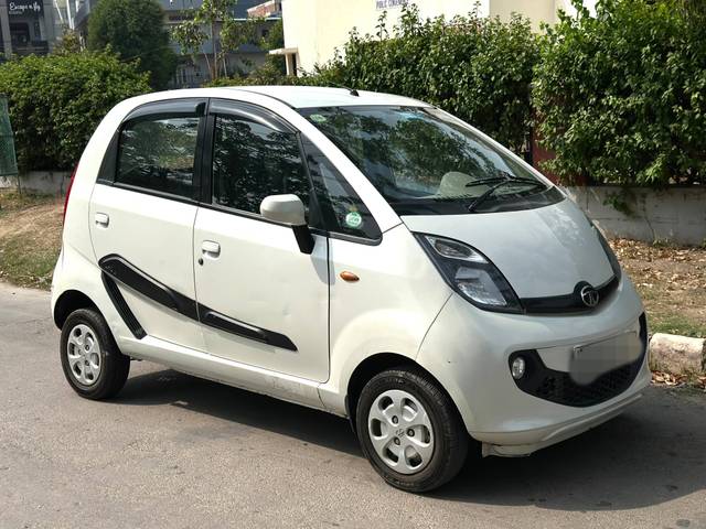 https://images10.gaadi.com/usedcar_image/4587018/original/processed_b42849e4d8ee3283ab0840b1c5cc3d93.jpg?imwidth=6400