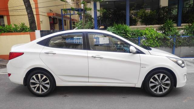 https://images10.gaadi.com/usedcar_image/4587032/original/processed_175e3b2fb8a9005fc5514a31a68de9f6.jpg?imwidth=6401