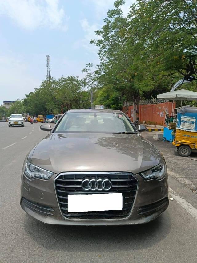 https://images10.gaadi.com/usedcar_image/4587034/original/processed_bd9530a18ba3340fe69775b9112b19c6.jpg?imwidth=6402