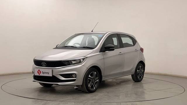 https://images10.gaadi.com/usedcar_image/4587039/original/25c98b33af33a2dbe64b9fb932d28630.JPG?imwidth=6400
