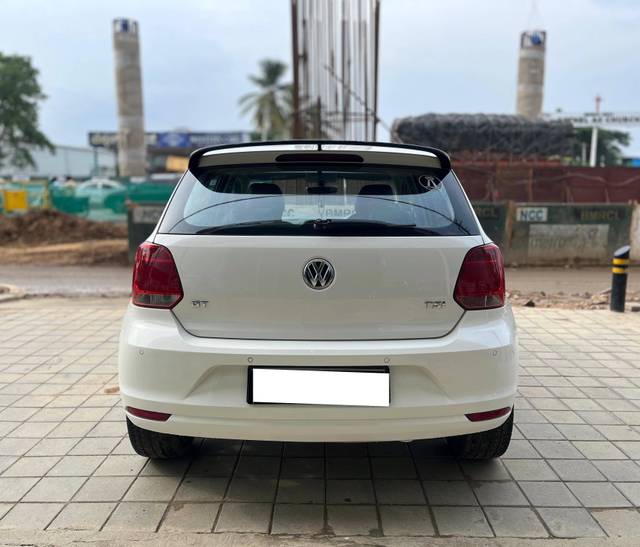 https://images10.gaadi.com/usedcar_image/4587047/original/processed_24c56cf314990c7370b393872d60fae2.jpg?imwidth=6402