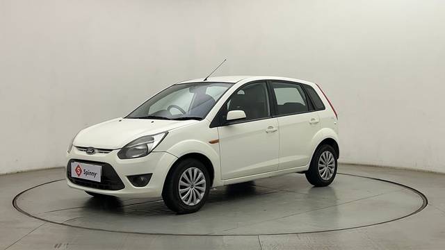 https://images10.gaadi.com/usedcar_image/4587052/original/499f6452aee7227f288f447ddd418fbd.JPG?imwidth=6400