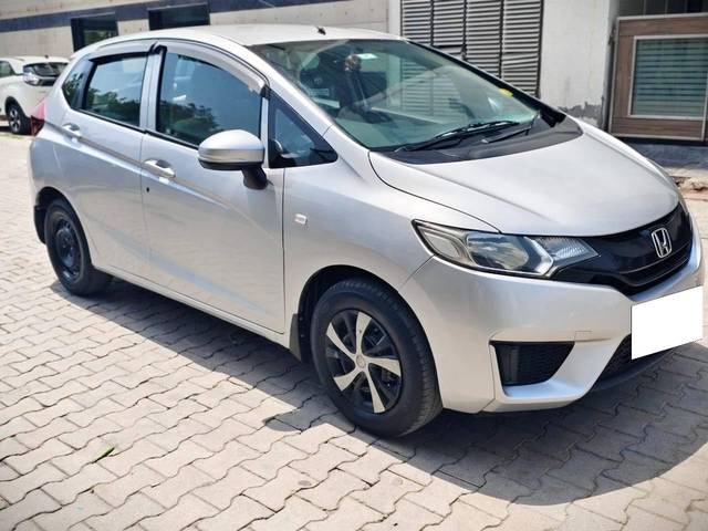 https://images10.gaadi.com/usedcar_image/4587053/original/processed_951c489244ca0c4369c5fc90a586e134.jpg?imwidth=6400