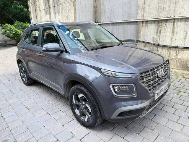 https://images10.gaadi.com/usedcar_image/4587054/original/processed_3b2540e86436855e378a272936dcbc8a.jpg?imwidth=6400