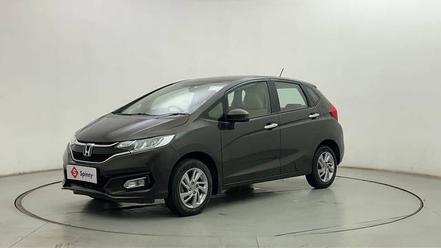 https://images10.gaadi.com/usedcar_image/4587058/original/0799df456b815c28326dcda54bbc5a8f.JPG?imwidth=6400