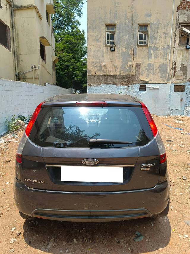https://images10.gaadi.com/usedcar_image/4587077/original/processed_4490ef5173c4543e956d9686b220872f.jpg?imwidth=6401