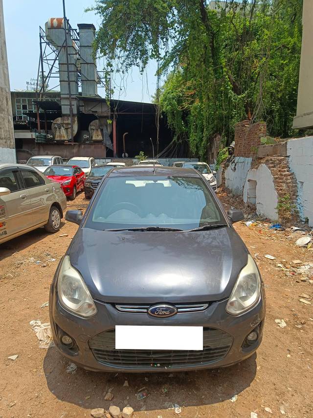 https://images10.gaadi.com/usedcar_image/4587077/original/processed_87a7a64e9b30b7e7ddf3ca59591fb8ad.jpg?imwidth=6400
