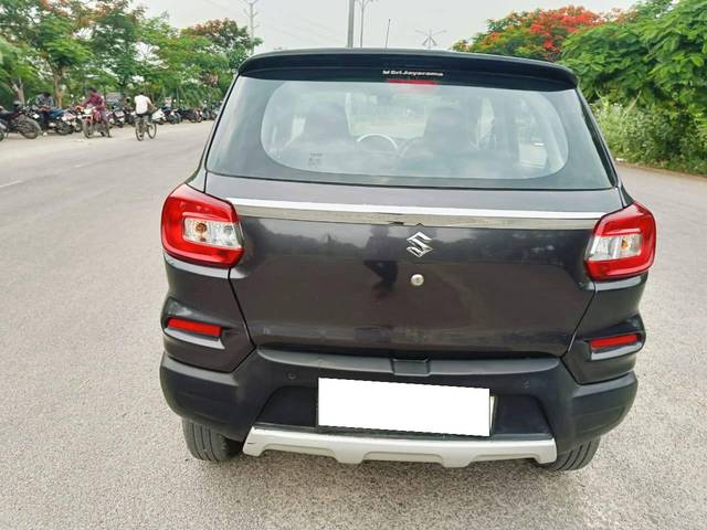 https://images10.gaadi.com/usedcar_image/4587083/original/processed_e0e2d31ba0aba1670264912e0ecf3221.jpg?imwidth=6402