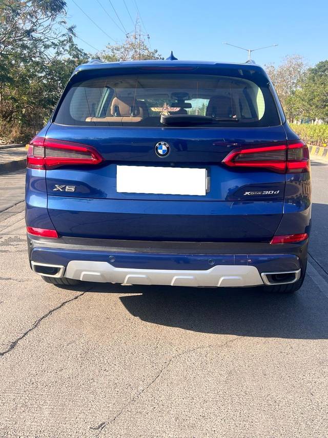 https://images10.gaadi.com/usedcar_image/4587145/original/processed_83a932bf9878cf38479c2fa847856e69.jpeg?imwidth=6402