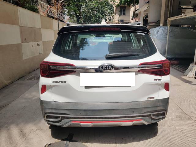 https://images10.gaadi.com/usedcar_image/4587182/original/processed_ca7c6f86720db92cda1f2812e3c6ab5d.jpeg?imwidth=6402