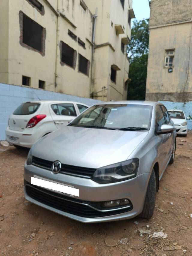 https://images10.gaadi.com/usedcar_image/4587197/original/processed_23f36d9f56285193e368f031967bbada.jpg?imwidth=6402