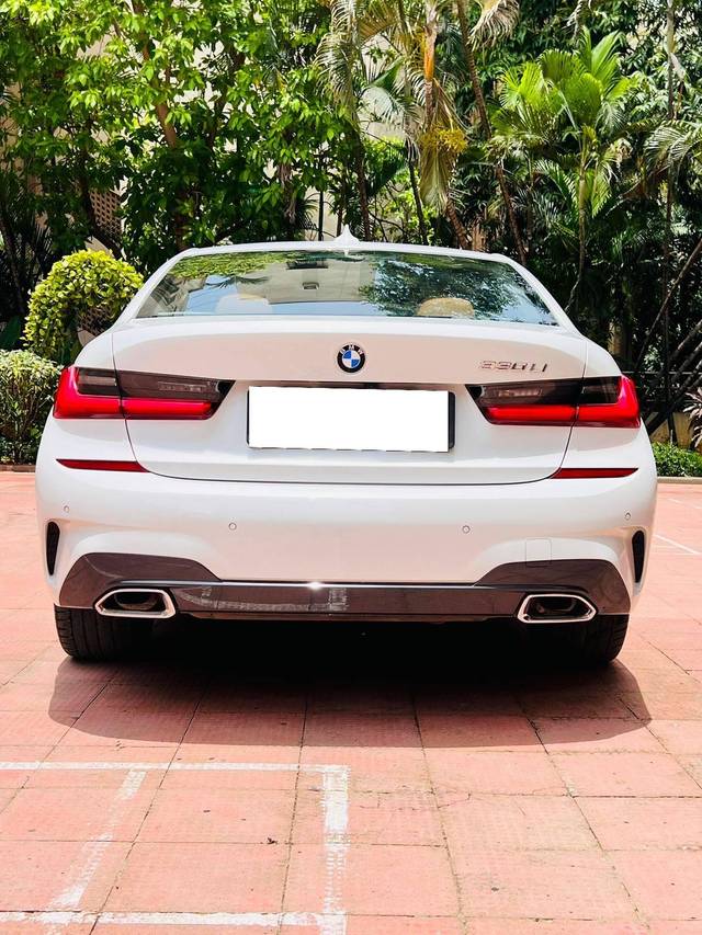 https://images10.gaadi.com/usedcar_image/4587198/original/processed_05086209f29d80a87ba3d84909455c22.jpeg?imwidth=6402