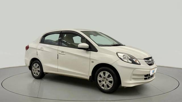 https://images10.gaadi.com/usedcar_image/4587205/original/bbc229e2aaa17d891c9f70d04293aff3.jpg?imwidth=6400