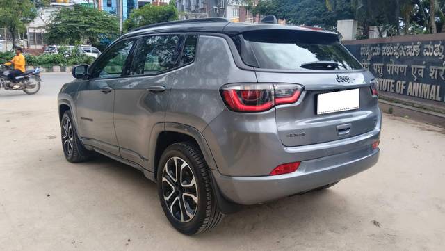 https://images10.gaadi.com/usedcar_image/4587211/original/processed_1bf93ba1ffaf97d5ee9ade1025740d58.jpg?imwidth=6402