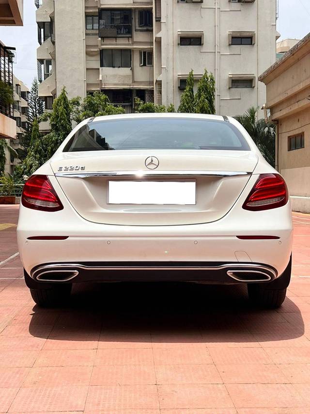 https://images10.gaadi.com/usedcar_image/4587247/original/processed_ef0c69c1d834efe0ef97303fa1a2aabb.jpeg?imwidth=6402