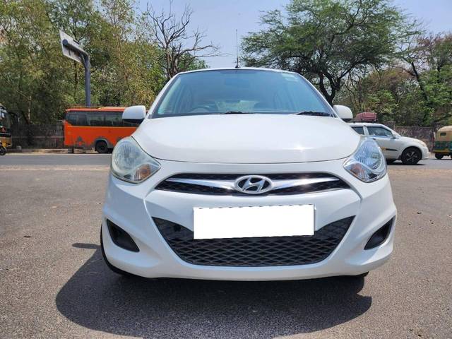 https://images10.gaadi.com/usedcar_image/4587250/original/processed_b9d69dee14f9f8bd8337b250748bfff8.jpg?imwidth=6402
