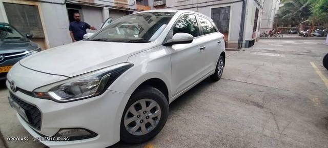 https://images10.gaadi.com/usedcar_image/4587253/original/processed_14813477b0beb1724b83dcfa75ddea40.jpg?imwidth=6400
