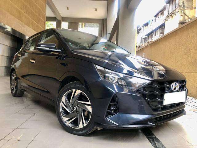 https://images10.gaadi.com/usedcar_image/4587267/original/processed_6636c4dbd5f85bd4a6ea552eb94b101d.jpg?imwidth=6400