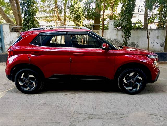 https://images10.gaadi.com/usedcar_image/4587277/original/9bd9e0d51ee67c9e178ac07639888f04.jpg?imwidth=6401