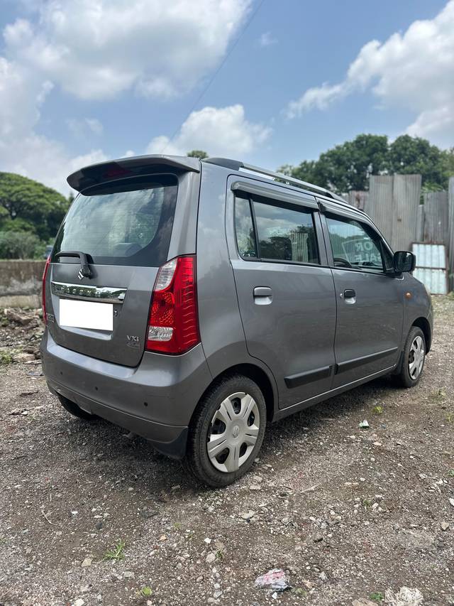 https://images10.gaadi.com/usedcar_image/4587289/original/processed_8e8519e5-5a02-4118-b4f4-33264a180e4b.jpg?imwidth=6402