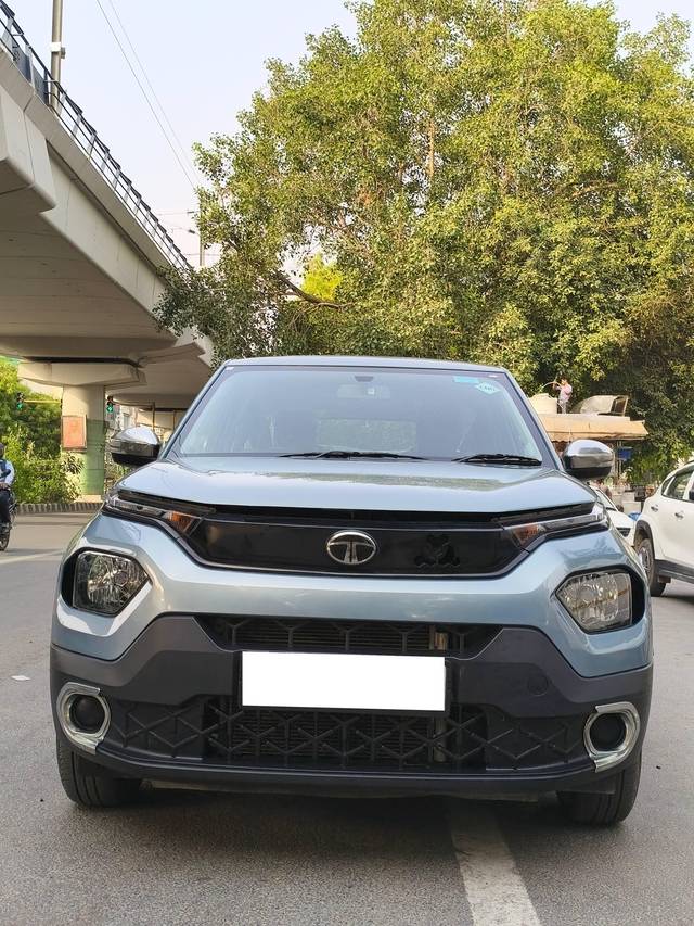 https://images10.gaadi.com/usedcar_image/4587291/original/processed_20b11413e83bf4810e711c5fb2fad2a7.jpg?imwidth=6400