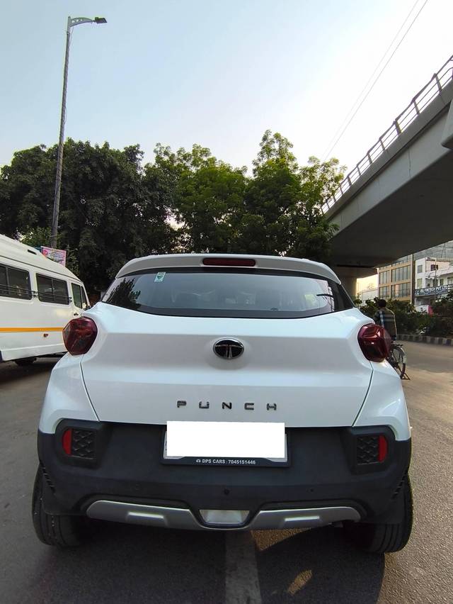 https://images10.gaadi.com/usedcar_image/4587297/original/processed_6ebb5fe35cde2766c6fb6819edc007da.jpg?imwidth=6402