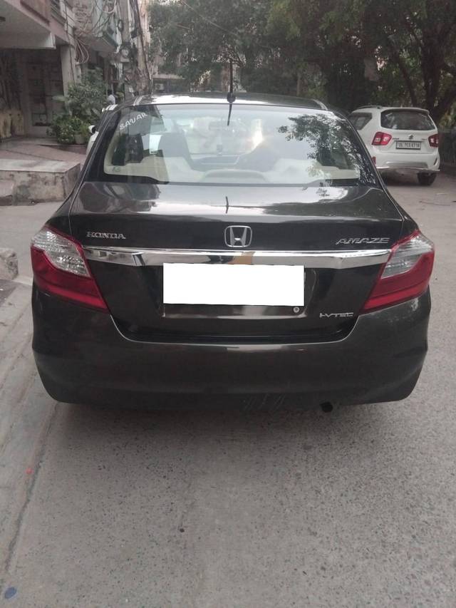 https://images10.gaadi.com/usedcar_image/4587376/original/processed_eef1a16a529cb7035f53f6d4075f2a63.jpg?imwidth=6402