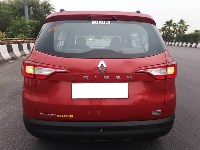 https://images10.gaadi.com/usedcar_image/4587401/original/processed_e9bf811228467f2d9e305bc30833f5d3.jpg?imwidth=6402