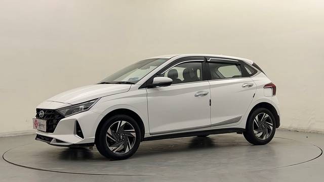 https://images10.gaadi.com/usedcar_image/4587407/original/aa6d3a249265d71cb574cce78e155350.JPG?imwidth=6400