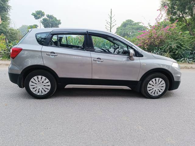 https://images10.gaadi.com/usedcar_image/4587413/original/cbdcc2ec235b9134fe008c36b3d88da7.jpg?imwidth=6401