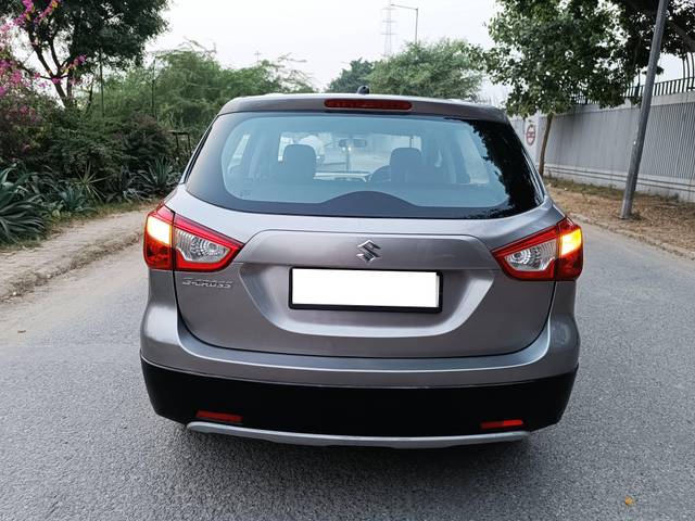 https://images10.gaadi.com/usedcar_image/4587413/original/processed_3addc21ca99105bc8d30e26909fdab46.jpg?imwidth=6402