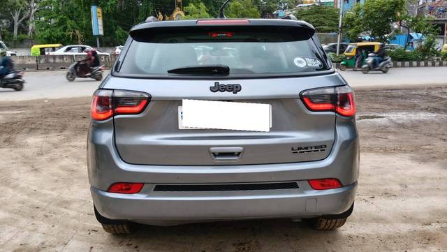 https://images10.gaadi.com/usedcar_image/4587419/original/processed_16ed685031d7bbe920167d431398713f.jpg?imwidth=6402