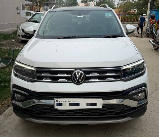 https://images10.gaadi.com/usedcar_image/4587426/original/processed_58ad616bf475b8ddf61a949a26391bf9.jpg?imwidth=6402