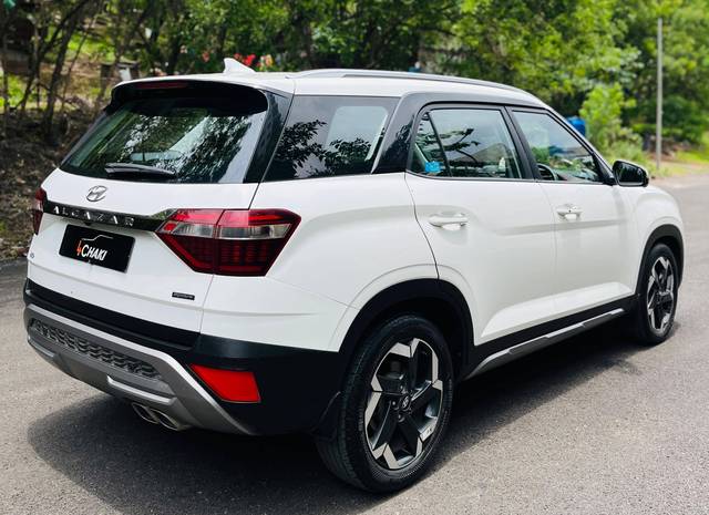 https://images10.gaadi.com/usedcar_image/4587431/original/processed_9763ace5ee4e2a0077e4341e82ffb9f8.jpeg?imwidth=6402