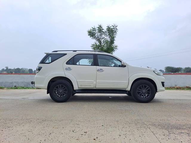 https://images10.gaadi.com/usedcar_image/4587439/original/processed_3566ec93-b6a5-4309-bf40-a42e90e94829.jpg?imwidth=6401